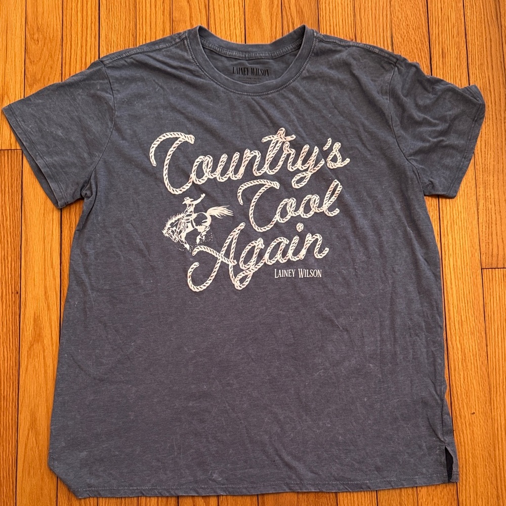 Lainey Wilson Gray Graphic T-Shirt